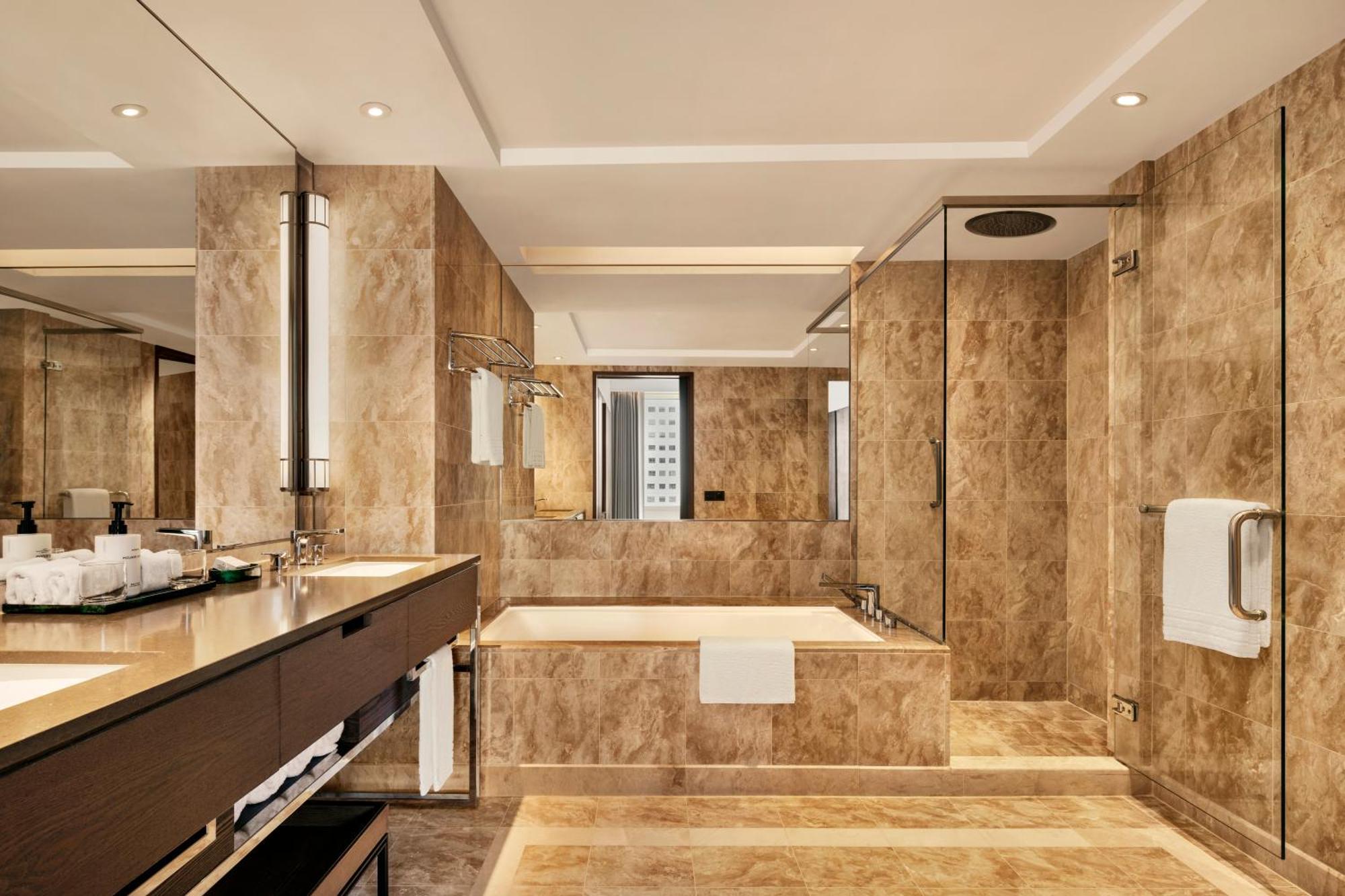 Khách sạn Conrad Marina Bay 5*
